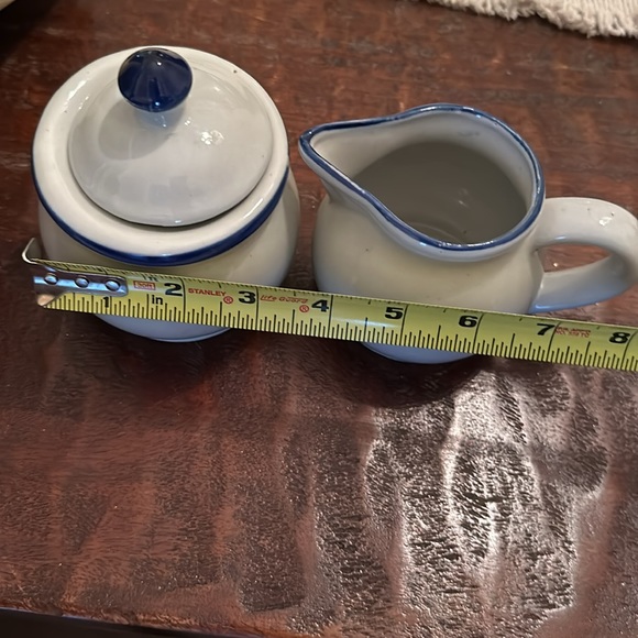 3 piece Beautiful blue and cream pottery tea set - Picture 12 of 12